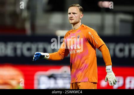 Oss, Niederlande. Februar 2025. OSS, 21.02.2025, Frans Heesen Stadium, niederländischer Fußball Keuken Kampioen Divisie Saison 2024/2025, Spiel zwischen TOP Oss - FC Emmen, TOP OSS Keeper Mike Havekotte enttäuscht während des Spiels TOP Oss - Emmen Credit: Pro Shots/Alamy Live News Stockfoto