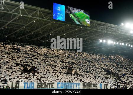 Bergamo, Italien. Februar 2025. Atalanas Fans beim Fußball-Spiel der UEFA Champions League zwischen Atalanta BC und Club Brugge im Gewiss-Stadion in Bergamo, Norditalien - Dienstag, den 18. Februar 2025. Sport - Fußball . (Foto: Spada/LaPresse) Credit: LaPresse/Alamy Live News Stockfoto