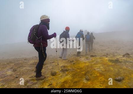Besuchen Sie den Vulkan Ätna über dem Gipfel Stockfoto