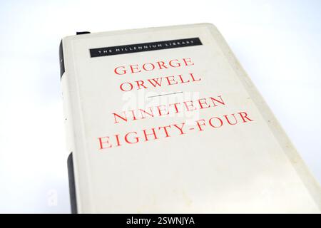 1945 von George Orwell – Wales, Vereinigtes Königreich – 18. Februar 2025 Stockfoto
