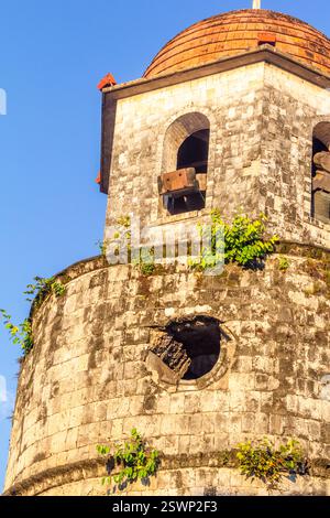 Der historische Glockenturm der Kathedrale von Dumaguete ist ein Wahrzeichen aus der spanischen Zeit in Dumaguete City auf den Philippinen Stockfoto