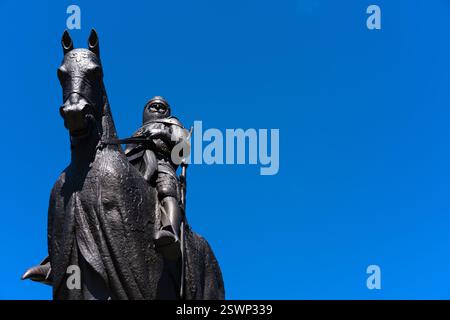 Das Bannockburn Memorial mit einer Bronzestatue des schottischen Königs Robert the Bruce, der hier 1314 einen berühmten Sieg über die Engländer gewann Stockfoto