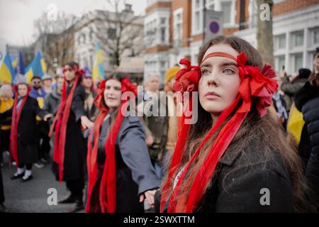 22 FEB 2025 London / UKAS der dritte Jahrestag des Ukraine-Russland-Krieges rückt näher am 24. Februar haben Tausende vor der russischen Botschaft protestiert. Alamy Live News / Aubrey Fagon Stockfoto