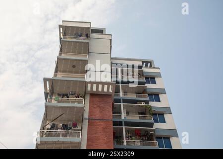 Ein neu gebautes Apartmenthaus in Rampura, Dhaka, Bangladesch. Stockfoto
