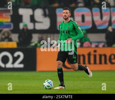 Austin, Texas, USA. Februar 2025. Austin FC-Verteidiger BRENDAN HINES-IKE (4) während der ersten Hälfte eines Major League Soccer Matches zwischen Austin FC und Sporting Kansas City am 22. Februar 2025 in Austin, Texas. Austin FC gewann mit 1:0. (Kreditbild: © Scott Coleman/ZUMA Press Wire) NUR REDAKTIONELLE VERWENDUNG! Nicht für kommerzielle ZWECKE! Stockfoto