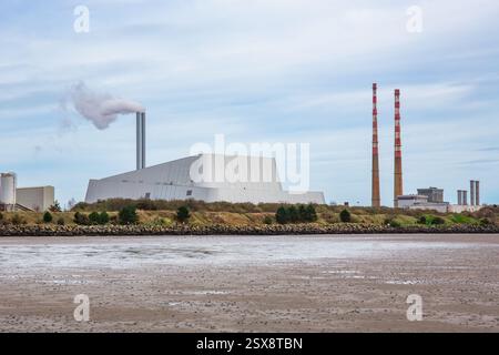 In einer modernen Müllverbrennungsanlage in Dublin wird Abfall in Strom umgewandelt - Irland, Dublin, 16.3.2020 Stockfoto