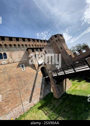 Zugbrücke, Gradara Castle. 2024 iPhone Roadtrip Stockfoto