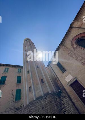 Steinturm, Fano, italien. 2024 iPhone Roadtrip Stockfoto