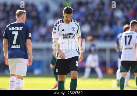 Darmstadt, Deutschland. Februar 2025. 23.02.2025, xdcx, Fussball 2. Bundesliga, SV Darmstadt 98 - FC Schalke 04, emonline, emspor, despor, v.l., Marcin Kaminski (FC Schalke 04) enttaeuscht, enttaeuscht schauend, enttäuscht, traurig, frustiert, FRUST, GEFRUSTET DFL/DFB-VORSCHRIFTEN VERBIETEN DIE VERWENDUNG VON FOTOS ALS BILDSEQUENZEN UND/ODER QUASI-VIDEO. Quelle: dpa/Alamy Live News Stockfoto