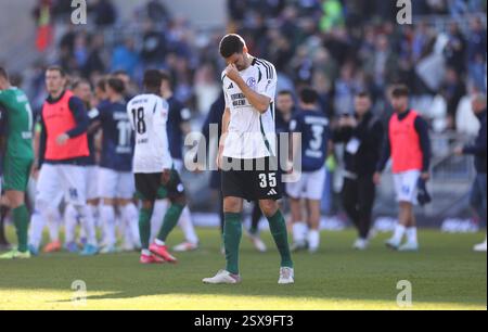 Darmstadt, Deutschland. Februar 2025. 23.02.2025, xdcx, Fussball 2. Bundesliga, SV Darmstadt 98 - FC Schalke 04, emonline, emspor, despor, v.l., Marcin Kaminski (FC Schalke 04) enttaeuscht, enttaeuscht schauend, enttäuscht, traurig, frustiert, FRUST, GEFRUSTET DFL/DFB-VORSCHRIFTEN VERBIETEN DIE VERWENDUNG VON FOTOS ALS BILDSEQUENZEN UND/ODER QUASI-VIDEO. Quelle: dpa/Alamy Live News Stockfoto