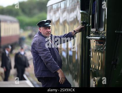 Der Flying Scotsman auf seiner hundertjährigen Tour auf der Bluebell Line Stockfoto