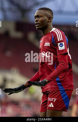 Genf, Schweiz. Februar 2025. Genf, Schweiz, 23. Februar 2025: Alioune Ndoye (24 Servette FC) feiert, nachdem er während des Super-League-Spiels zwischen Servette FC und FC Winterthur im Stade de Geneve in Genf (Giuseppe Velletri/SPP) das erste Tor seines Teams erzielt hat. /Alamy Live News Stockfoto