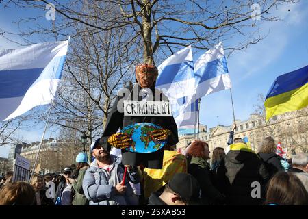 Paris, Frankreich am 23. februar 2025, Protest gegen den Krieg in der Ukraine. Crédit Francois Loock/Alamy Live News Stockfoto