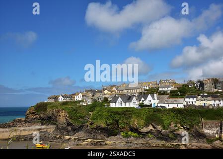 Port Isaac, Cornwall, das als Kulisse für Portwenn in der ITV-Serie Doc Martin verwendet wurde Stockfoto