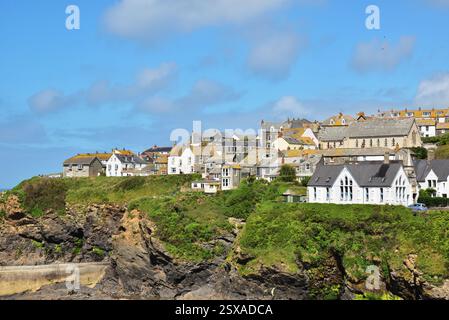 Port Isaac, Cornwall, das als Kulisse für Portwenn in der ITV-Serie Doc Martin verwendet wurde Stockfoto