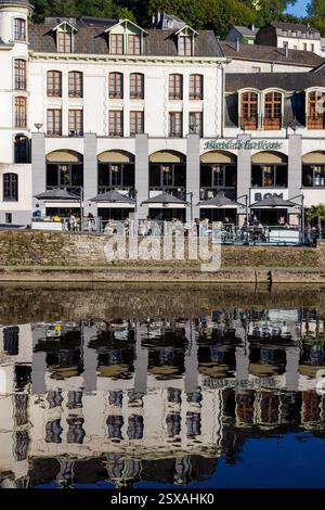 Das Hotel de la Poste in Bouillon am Fluss Semois, Belgien Stockfoto