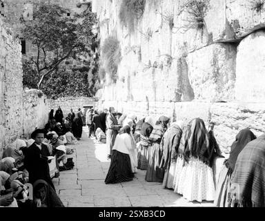 Historisches Foto der Klagemauer in Jerusalem (El-Kouds). Judenjammer. Stockfoto