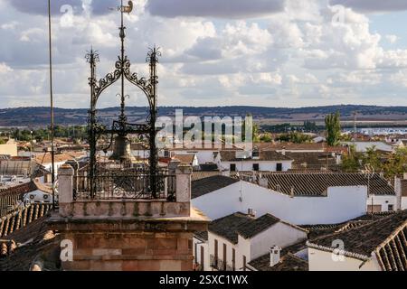 Luftaufnahme der Glocke auf dem Dach des Rathauses von Almagro, Provinz Ciudad Real, autonome Gemeinde Castilla la Mancha, Spanien, Europa Stockfoto