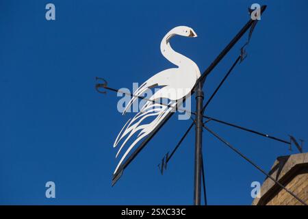 Windfahne, Schwanendesign, auf Swan London, wahrscheinlich in der Gildhalle. Zeigt die Windrichtung an. Stockfoto