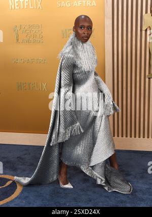 Los Angeles, USA. Februar 2025. Cynthia Erivo kam am 23. Februar 2025 zu den 31. Screen Actors Awards im Shrine Auditorium in Los Angeles, KALIFORNIEN. © Starbuck/AFF-USA. COM Credit: AFF/Alamy Live News Stockfoto