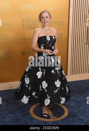Los Angeles, USA. Februar 2025. Gillian Anderson kam am 23. Februar 2025 zu den 31. Screen Actors Awards im Shrine Auditorium in Los Angeles, KALIFORNIEN. © Starbuck/AFF-USA. COM Credit: AFF/Alamy Live News Stockfoto