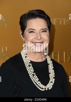Los Angeles, USA. Februar 2025. Isabella Rossellini kam am 23. Februar 2025 zu den 31. Screen Actors Awards im Shrine Auditorium in Los Angeles, KALIFORNIEN. © Majil/AFF-USA. COM Credit: AFF/Alamy Live News Stockfoto