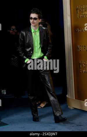 Los Angeles, USA. Februar 2025. Timothee Chalamet kam am 23. Februar 2025 zu den 31. Screen Actors Awards im Shrine Auditorium in Los Angeles, KALIFORNIEN. © Starbuck/AFF-USA. COM Credit: AFF/Alamy Live News Stockfoto
