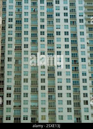Modernes Apartmentgebäude in miami Florida Stockfoto