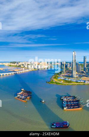 Luftkulisse der Hengqin Freihandelszone in Macau und Zhuhai, China Stockfoto