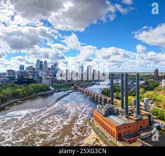 Minneapolis, Minneapolis, USA Panorama-Skyline auf dem Fluss. Stockfoto