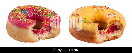 Glasierte Krapfen mit einem Biss auf weißem Hintergrund Stockfoto
