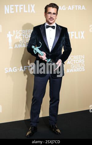 LOS ANGELES, KALIFORNIEN, USA - 23. FEBRUAR: Colin Farrell, Gewinner der Outstanding Performance by a Male Actor in a Television Movie or Limited Series für „The Penguin“, posiert im Presseraum bei den 31. Annual Screen Actors Guild Awards, die am 23. Februar 2025 im Shrine Auditorium and Expo Hall in Los Angeles, Kalifornien, USA, stattfanden. (Foto: Xavier Collin/Image Press Agency) Stockfoto