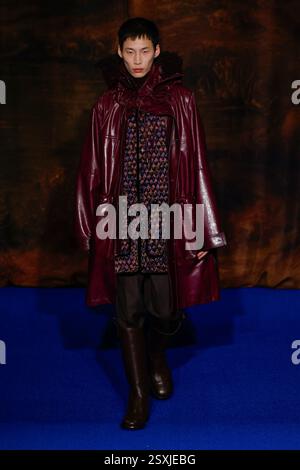 BURBERRY Herbst-Winter 2025 Laufsteg während der London Fashion Week am 2025. Februar - London, UK 24/02/2025 Stockfoto