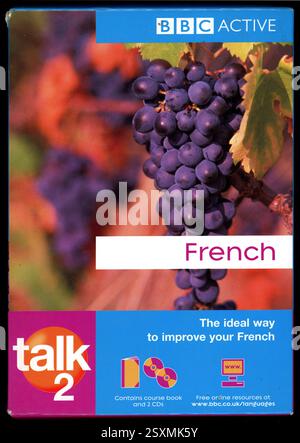 Gebrauchtes Exemplar der CD, Titelseite, aus dem Kurs BBC Active French Talk 2 von Sue Purcell, veröffentlicht im Juli 2027, Großbritannien Stockfoto