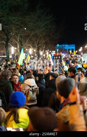Ukrainische Demonstration zum 3. Jahrestag des Russischen Krieges gegen die Ukraine Stockfoto