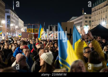 Ukrainische Demonstration zum 3. Jahrestag des Russischen Krieges gegen die Ukraine Stockfoto