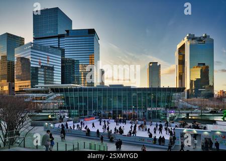 Das Umeda Sky Building, auch bekannt als das Glasgebäude vom Bahnhof Osaka Stockfoto