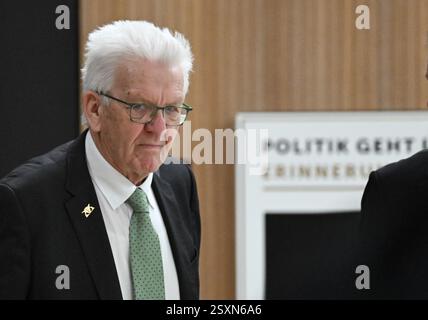 Stuttgart, Deutschland. Februar 2025. Winfried Kretschmann (Allianz 90/die Grünen), Ministerpräsident von Baden-Württemberg, nimmt an einer Pressekonferenz im landtag Teil. Er kommentiert auch die Ergebnisse der Bundestagswahl. Quelle: Bernd Weißbrod/dpa/Alamy Live News Stockfoto