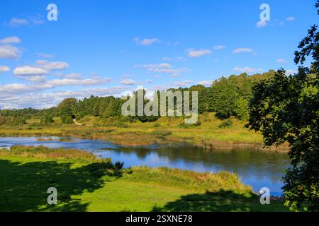 Kuldiga. Venta River. Die Venta ist ein Fluss in Litauen und Lettland, der in die Ostsee mündet. Stockfoto