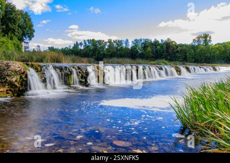 Kuldiga. Ventas-Rumba Wasserfall. Der breiteste Wasserfall Europas (249 m) ist naturbelassen, mit einer Reihe von Legenden und historischen Ereignissen verbunden Stockfoto