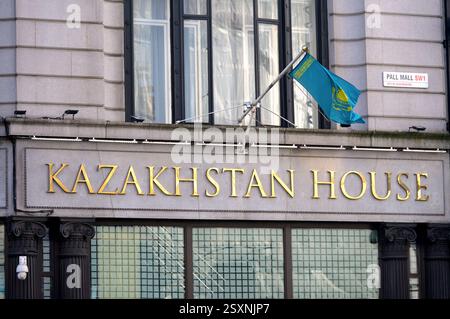 London, Großbritannien. Kasachstan House (kasachische Botschaft in Großbritannien), 125 Pall Mall, Trafalgar Square Stockfoto