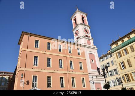 Frankreich, Côte d'azur, Nice ville, Le palais Rusca et la Tour de l'horloge, ancienne caserne, il abrite maintenant le Tribunal d'Instance. Stockfoto