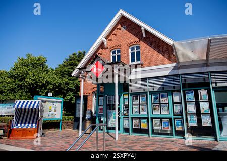 Borkum, Deutschland. Juni 2024. Das Touristeninformationsgebäude befindet sich im Stadtzentrum auf der Nordseeinsel. Quelle: Hauke-Christian Dittrich/dpa/Alamy Live News Stockfoto