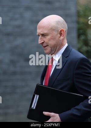 London, Vereinigtes Königreich. Februar 2025. John Healey, Abgeordneter des Verteidigungsministers, kommt zur Kabinettssitzung in Downing Street 10. Quelle: Uwe Deffner/Alamy Live News Stockfoto