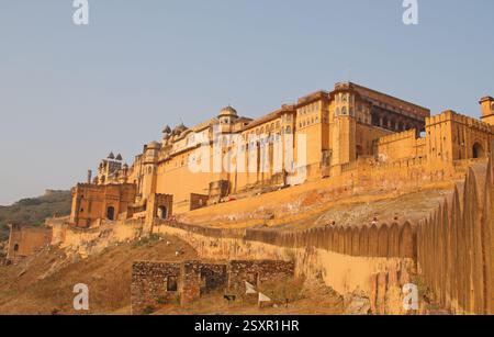 Amber Fort (Amer Fort), von unten gesehen. In Der Nähe Von Jaipur, Rajasthan, Indien Stockfoto