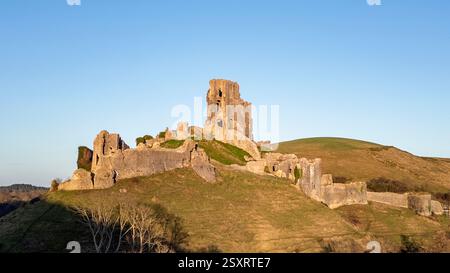 Aus der Vogelperspektive auf Corfe Castle in Dorset Stockfoto