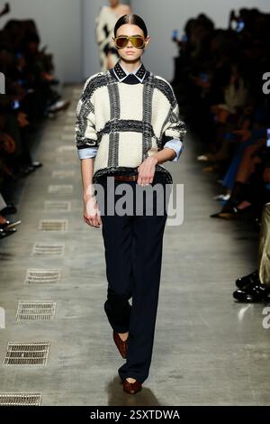 Mailand, Italien. Februar 2025. EISBERG Herbst/Winter 2025 Laufsteg während der Milan Fashion Week am 2025. Februar - Mailand, Italien 25/02/2025 Credit: dpa/Alamy Live News Stockfoto