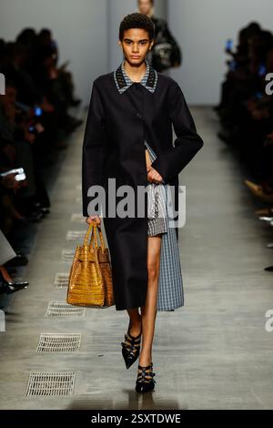 Mailand, Italien. Februar 2025. EISBERG Herbst/Winter 2025 Laufsteg während der Milan Fashion Week am 2025. Februar - Mailand, Italien 25/02/2025 Credit: dpa/Alamy Live News Stockfoto