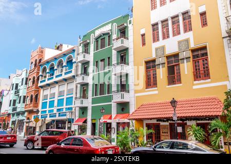 San Juan Puerto Rico, Viejo Old San Juan, Calle de San Francisco, Wohnhäuser, gemischte Gebäude, spanische Kolonialarchitektur, Colo Stockfoto