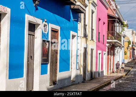 San Juan Puerto Rico, Viejo Old San Juan, Calle de San Jose, farbenfrohe Kolonialgebäude, spanische Architektur, Kopfsteinpflasterstraße, historisches Viertel, zu Fuß erreichbar Stockfoto